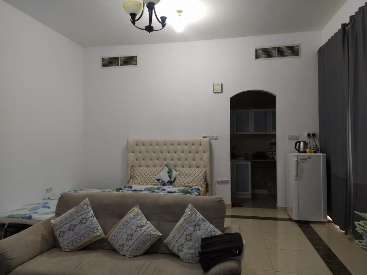 Lovely 1 Bedroom Condo Close to Airport - Housity