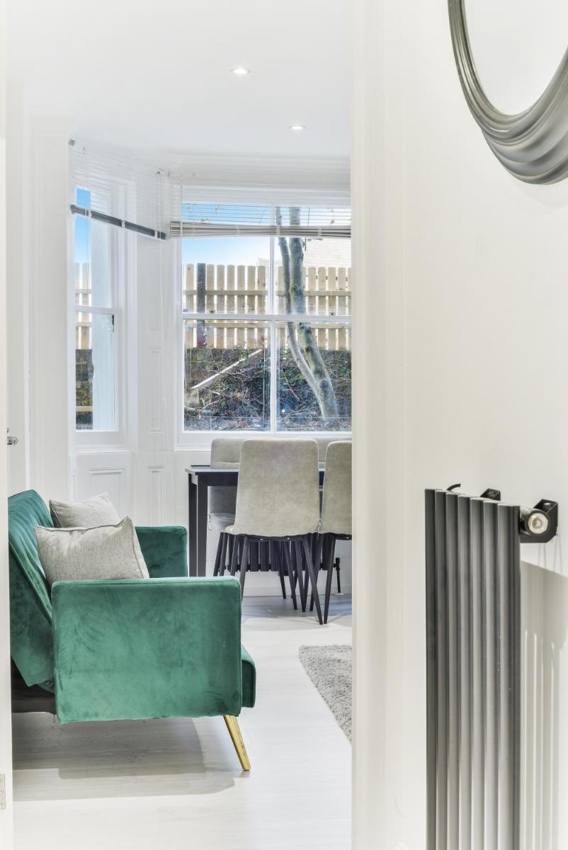 Amazing 2 Bed Apartment Clapham North - Housity