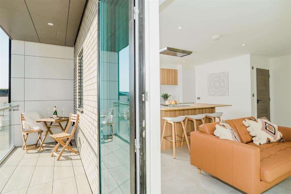 7 Cliff Edge - Housity