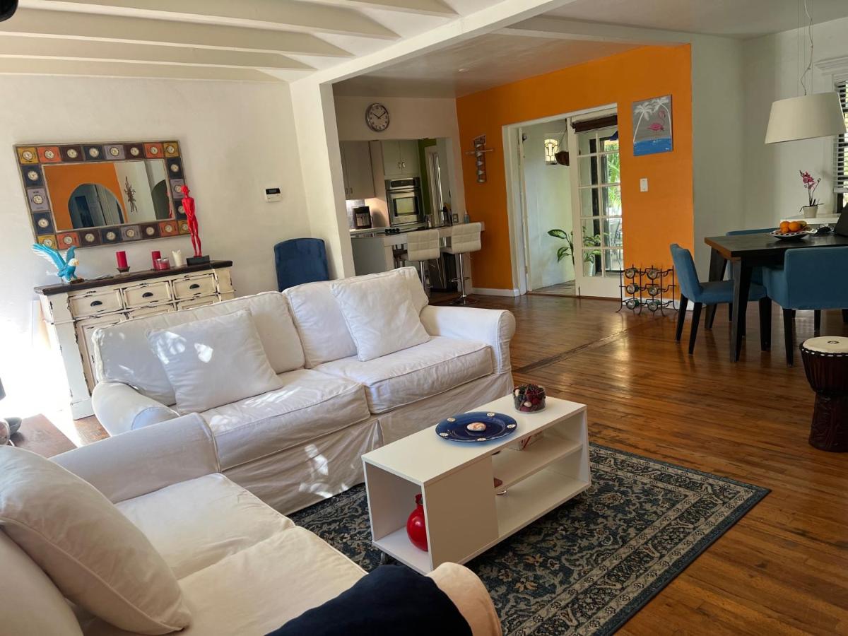 Charming and unique home with Tropical & hidden yard! - Housity