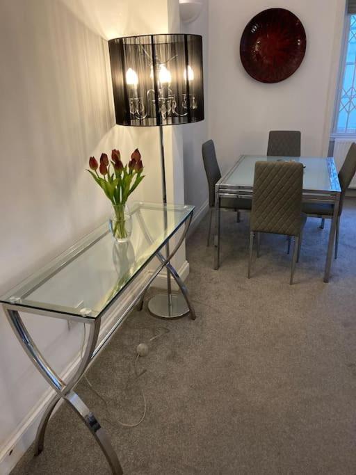 Regency Brighton Seafront Apartment - Housity