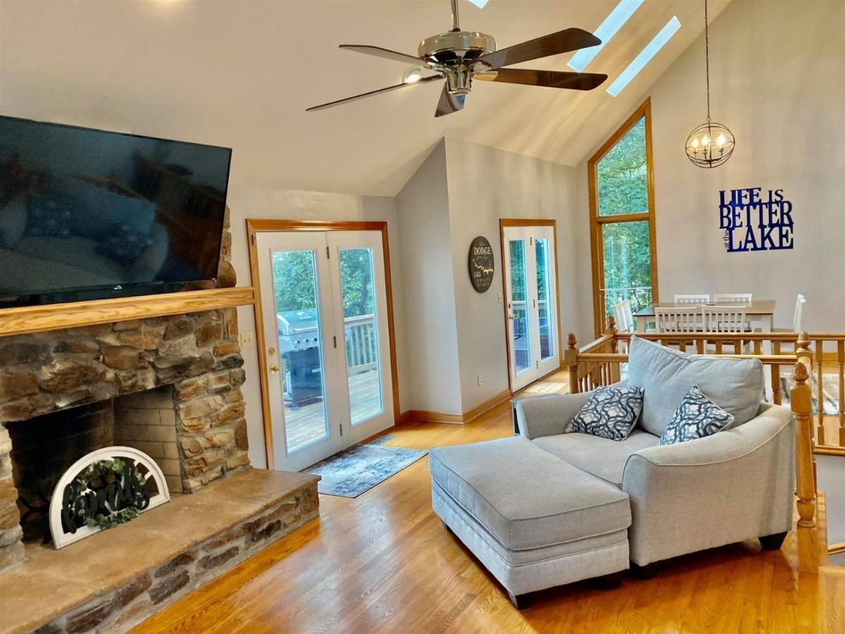 Lake Forest Landing - Housity