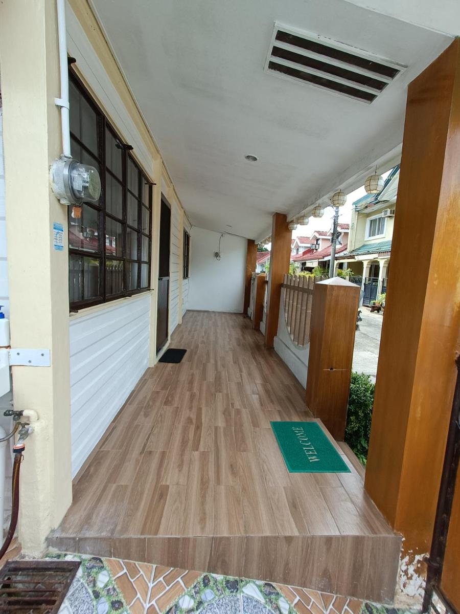 Acacia House - Housity
