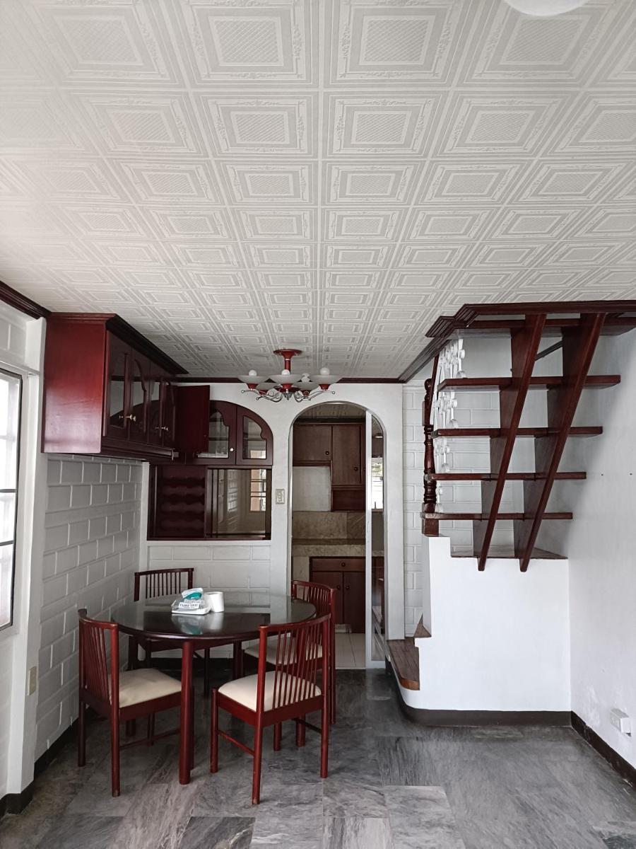 Acacia House - Housity