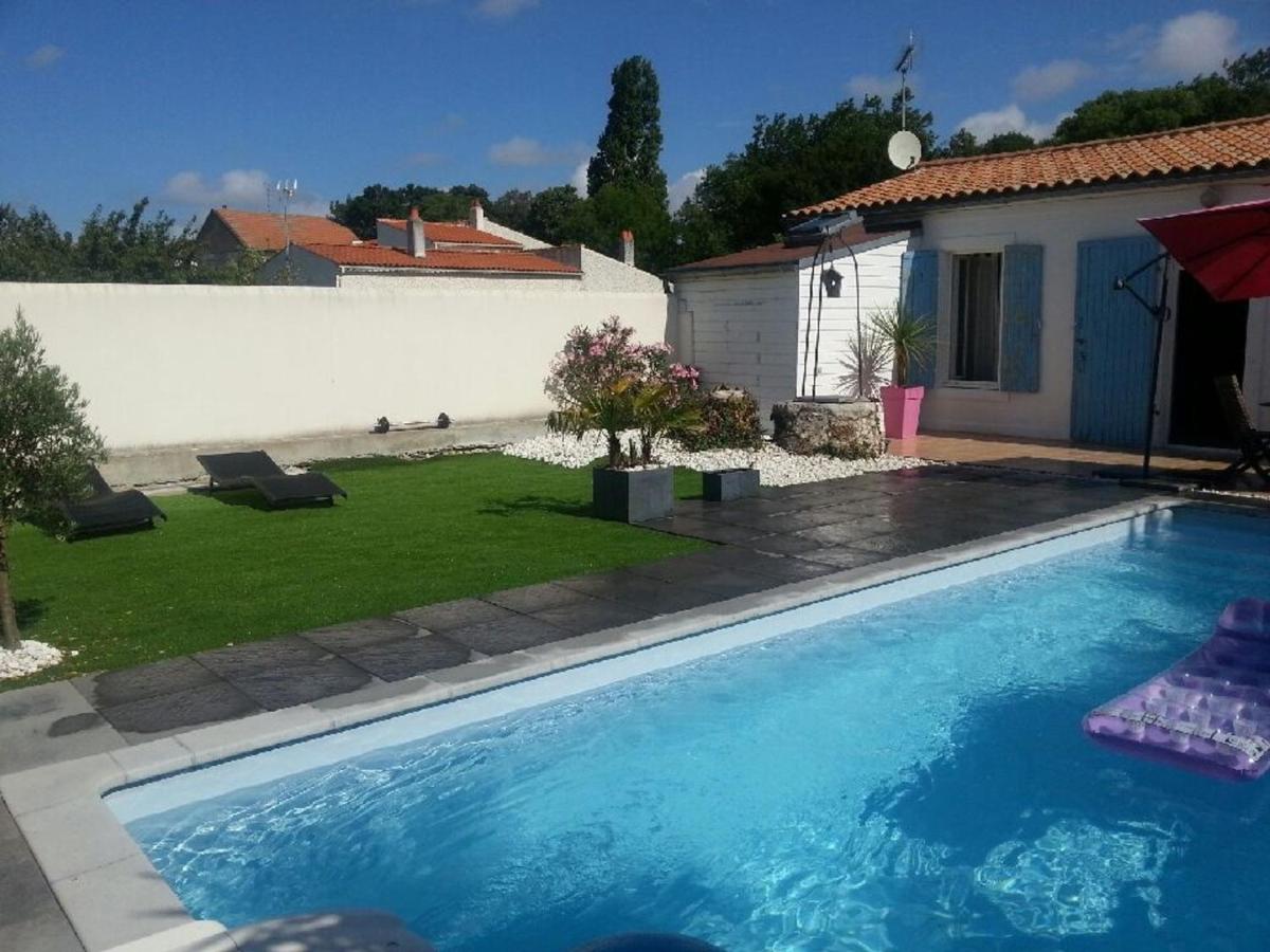 Maison de charme avec piscine, proche commerces et plage - Angoulins, 6 pers, WiFi - FR-1-535-14 - Housity