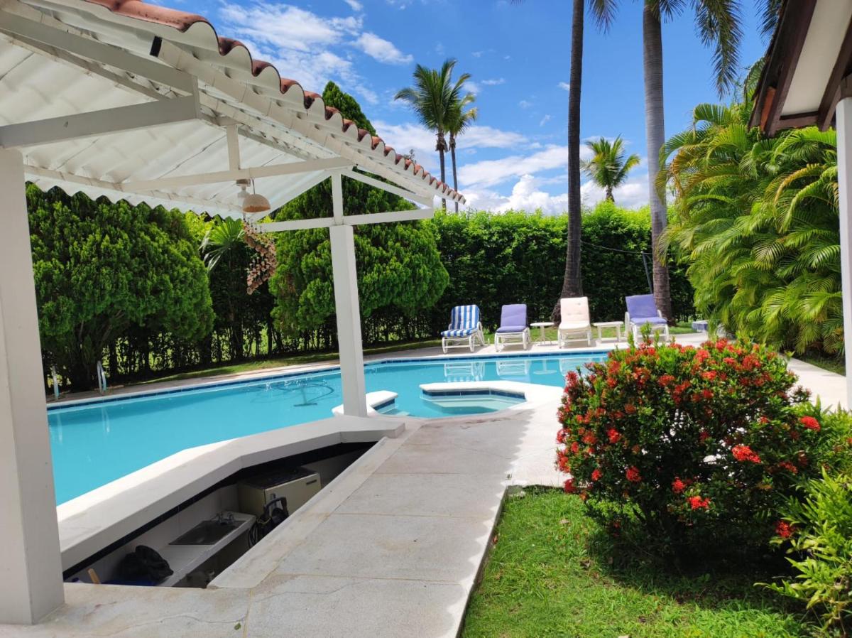 Casa de Verano Girardot Peñón - Housity