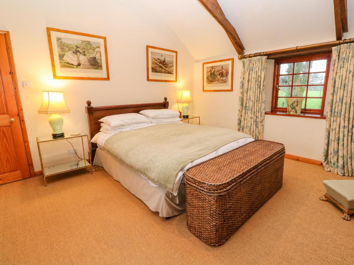 Barn Cottage - Housity