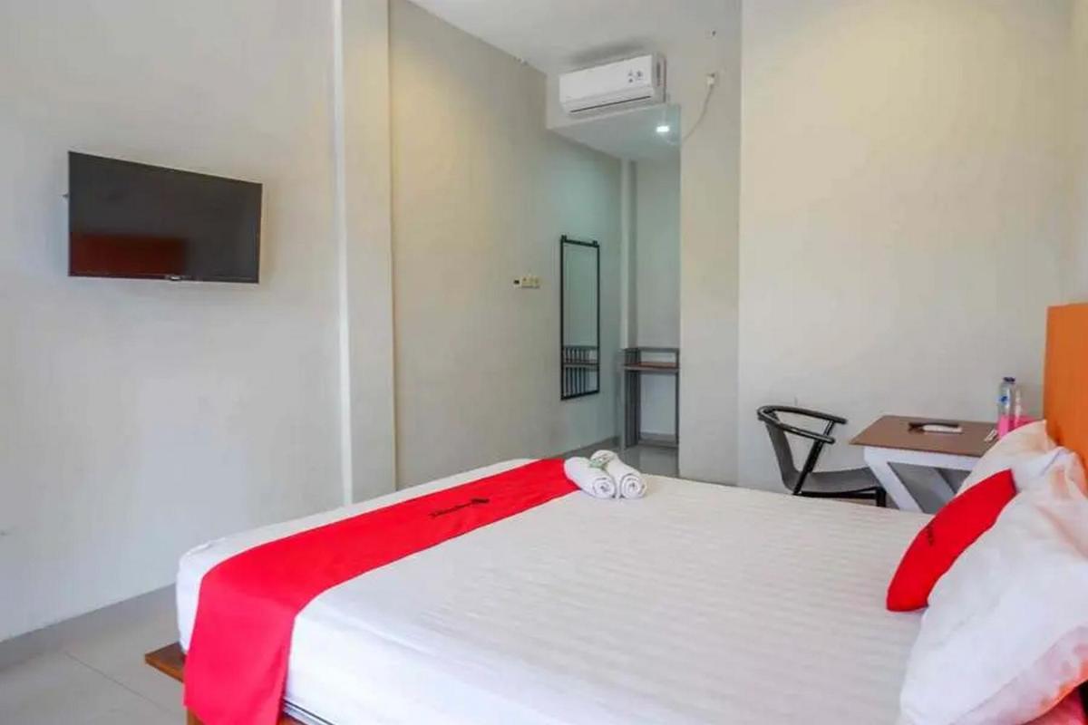 Reddoorz near Stadion Kridosono Blora - Housity