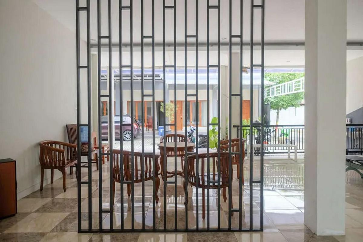 Reddoorz near Stadion Kridosono Blora - Housity