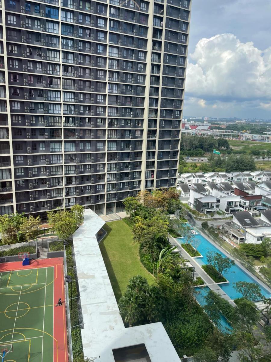 Wallaway2stay Gravit8 Klang 2 Plus 1Room - Housity