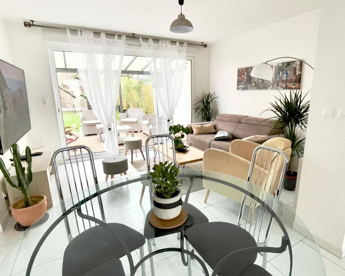 Location maison Jardin Gîte Angers Les Ponts de Cé - Housity