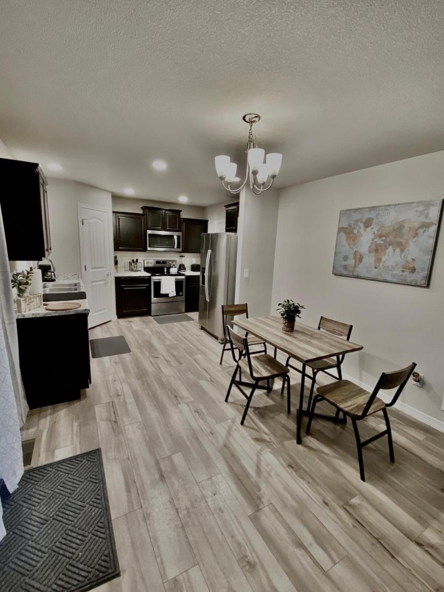 NEW, Pet-Friendly, Cozy Home! - Housity