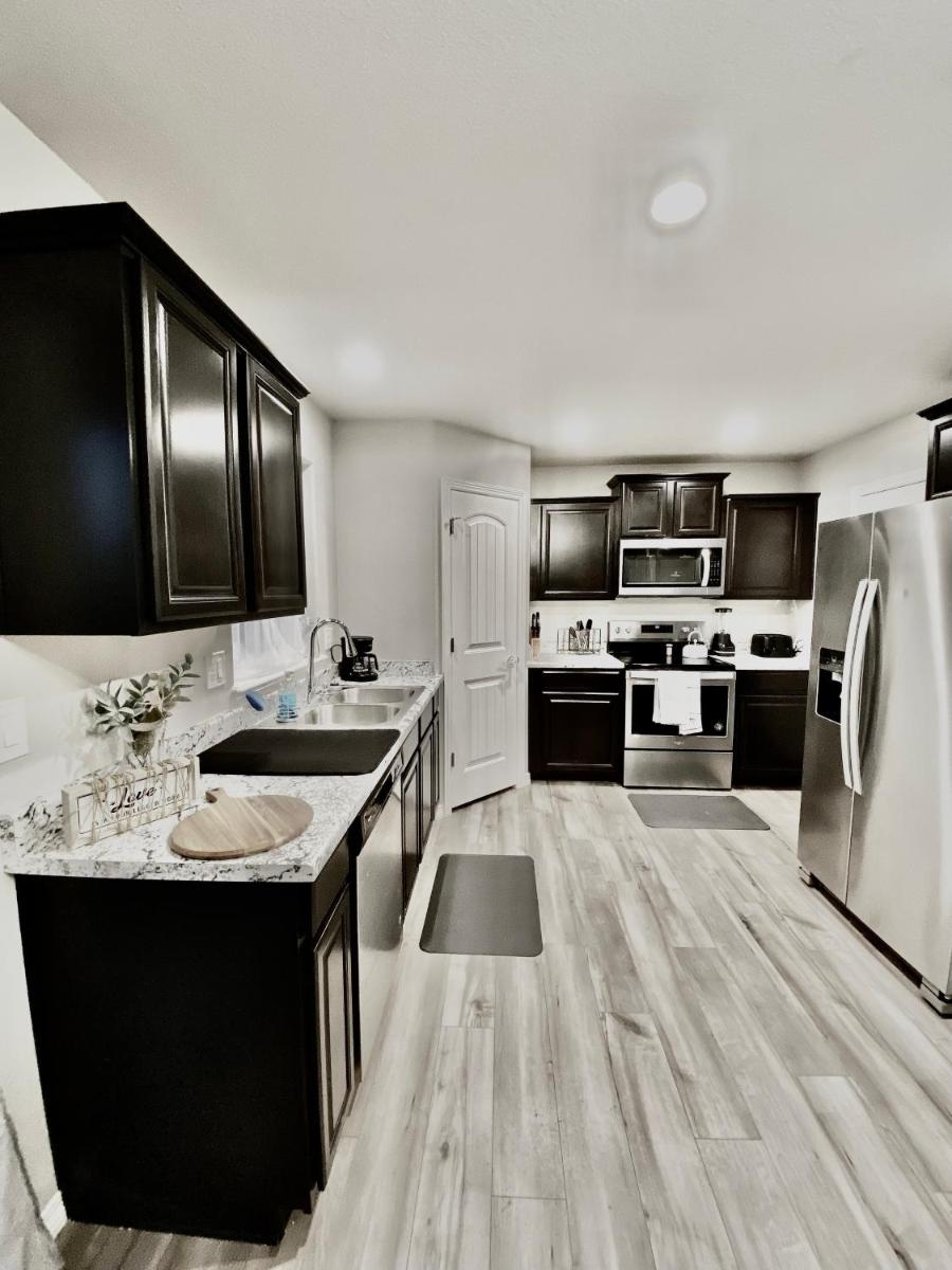 NEW, Pet-Friendly, Cozy Home! - Housity