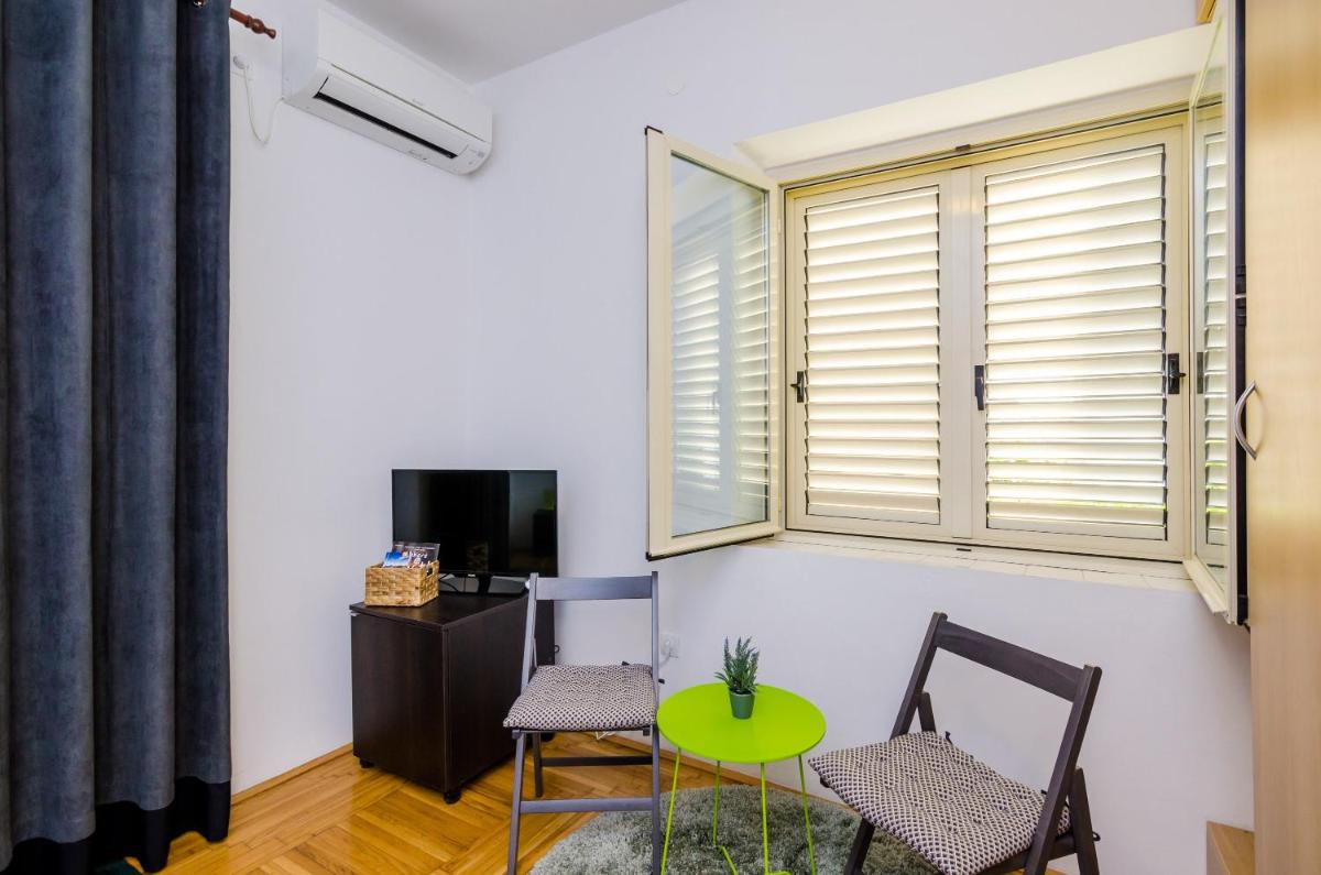 The Point Room - Housity