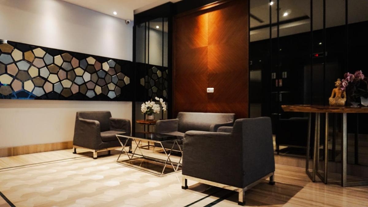PrimeBiz Hotel Surabaya - Housity