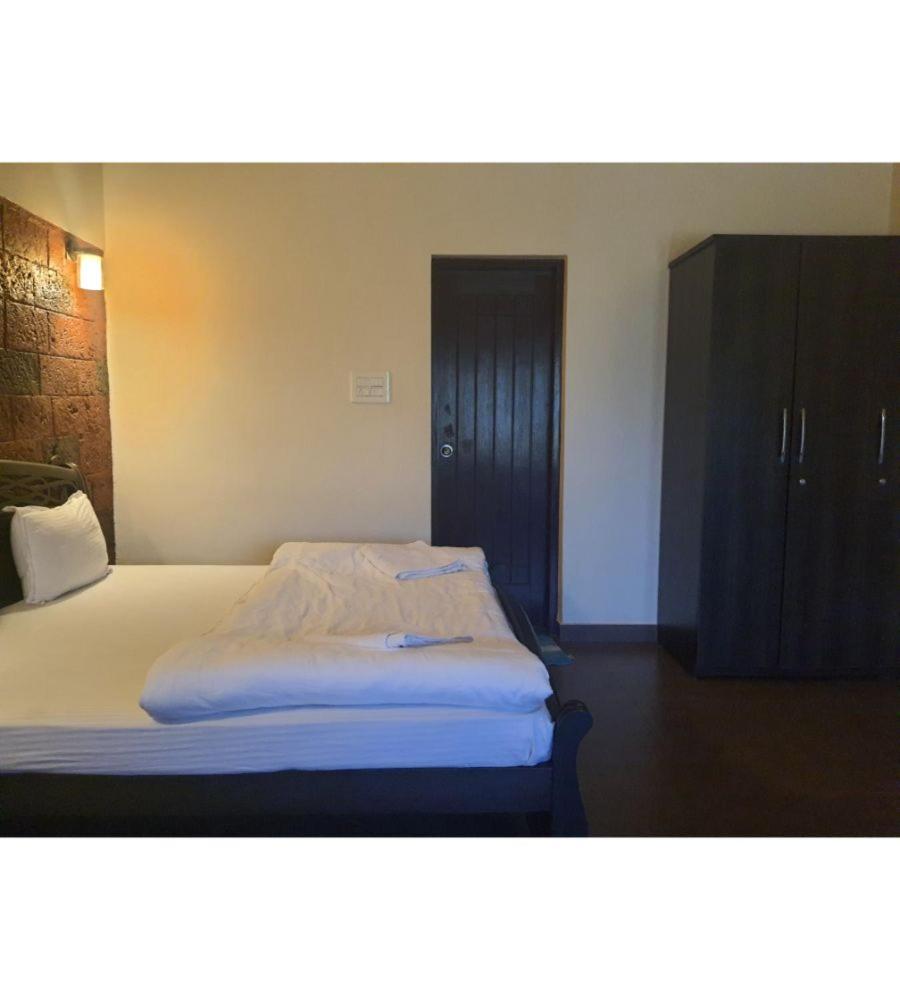 Bluebay Luxury Cottages - Malpe - Housity