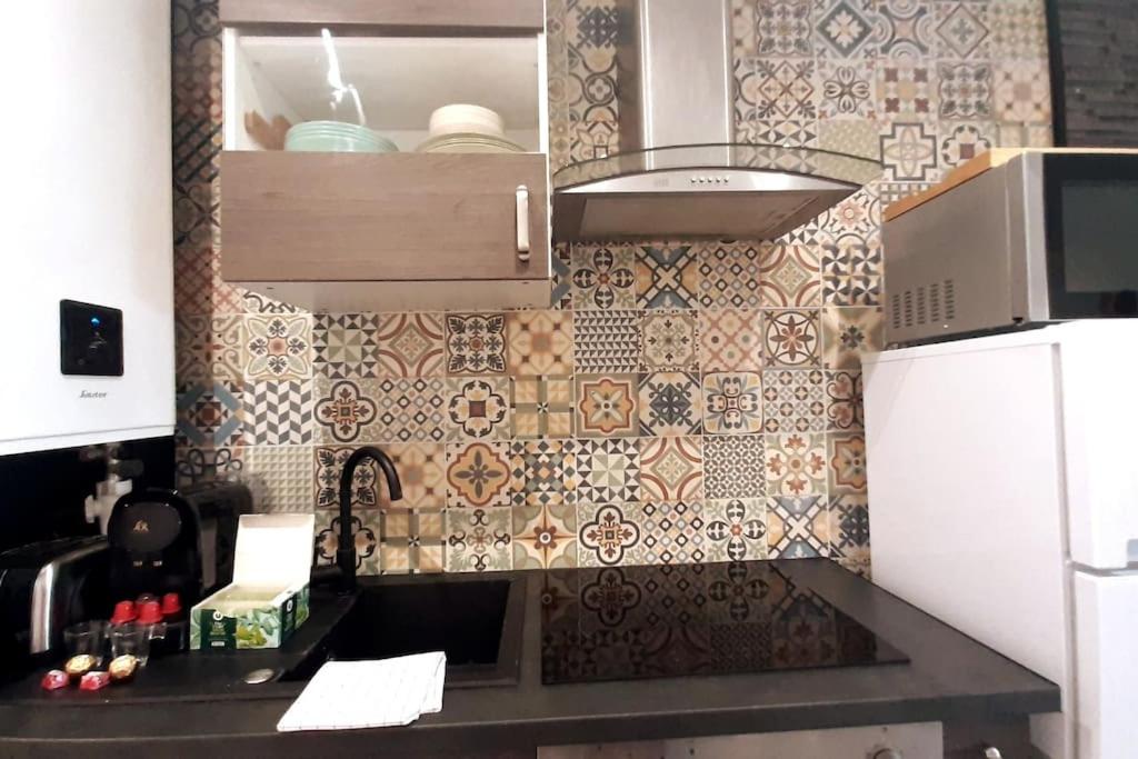 Sweet Apartment Paris Gambetta - Housity