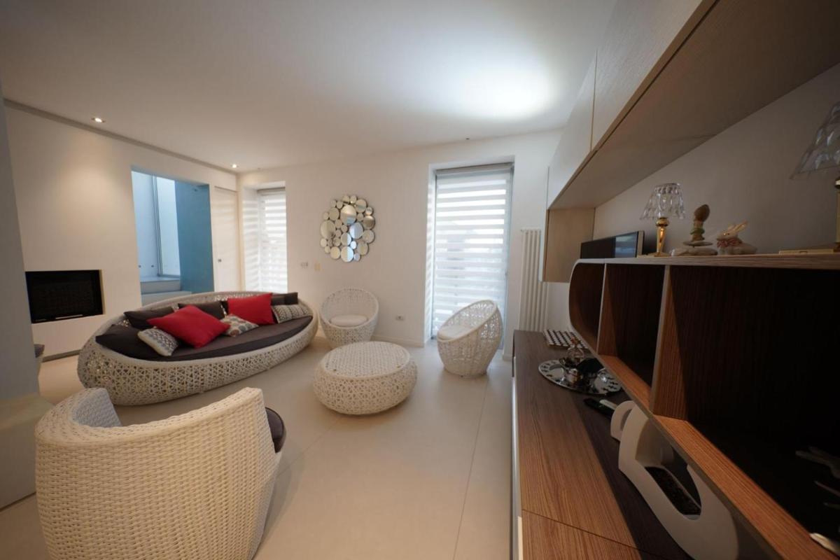 Eden Luxury Villa - Housity