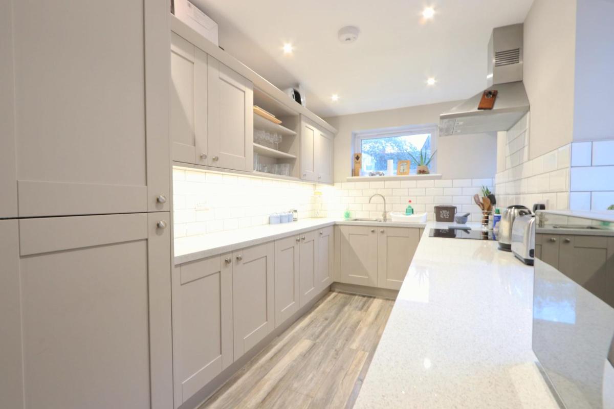 Brighton Terrace two bedroom house - Housity