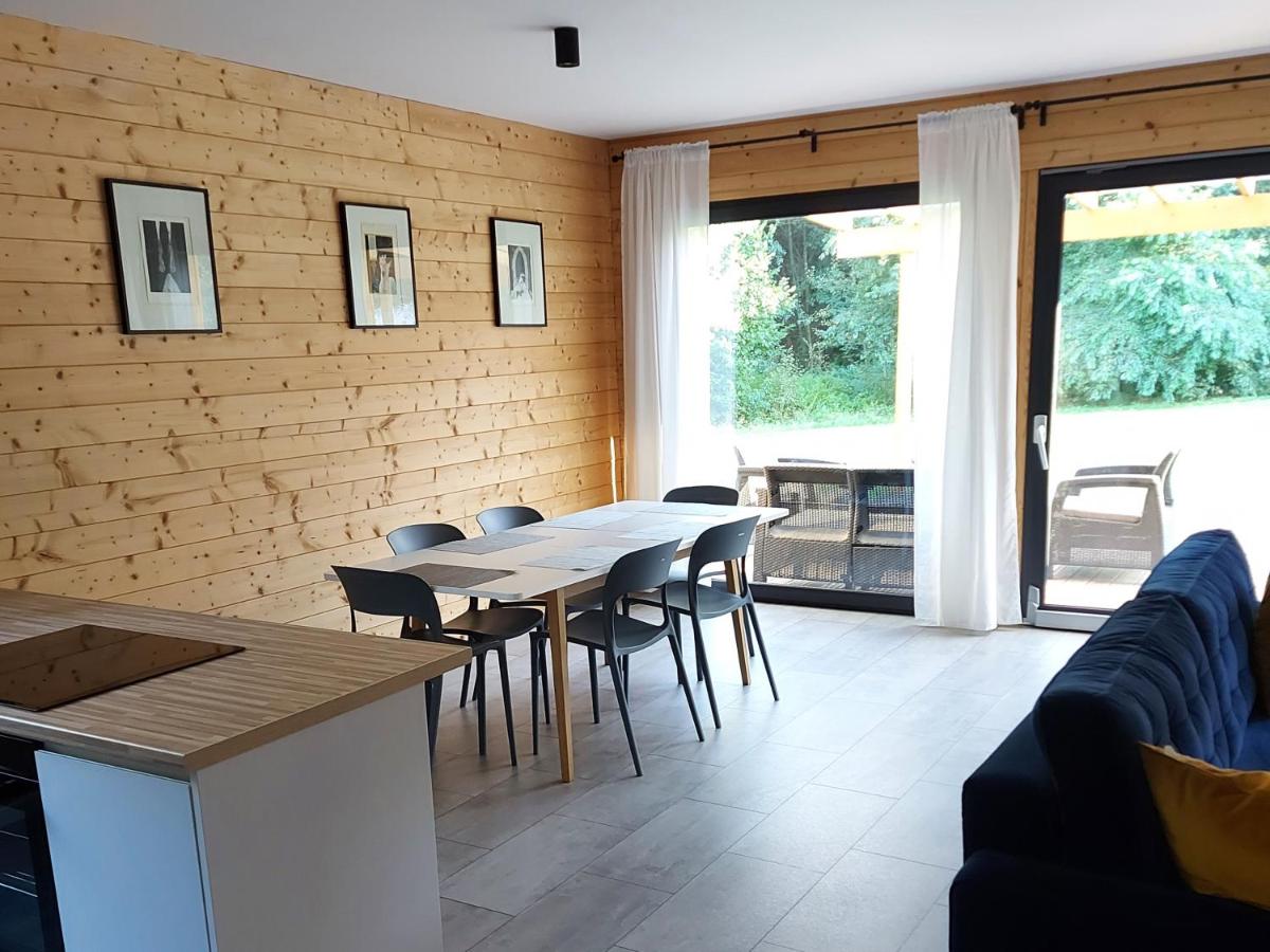 Dom przy lesie - Housity