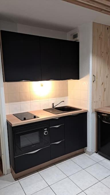 Appart T2-Terrasse Vue montagne Haute-Savoie - Housity