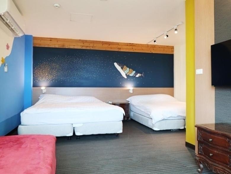 Breeze and Waves Hostel - Housity