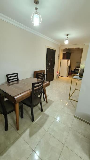 Suitetrails - alrehab city apartment 2 room condo with free parking premises