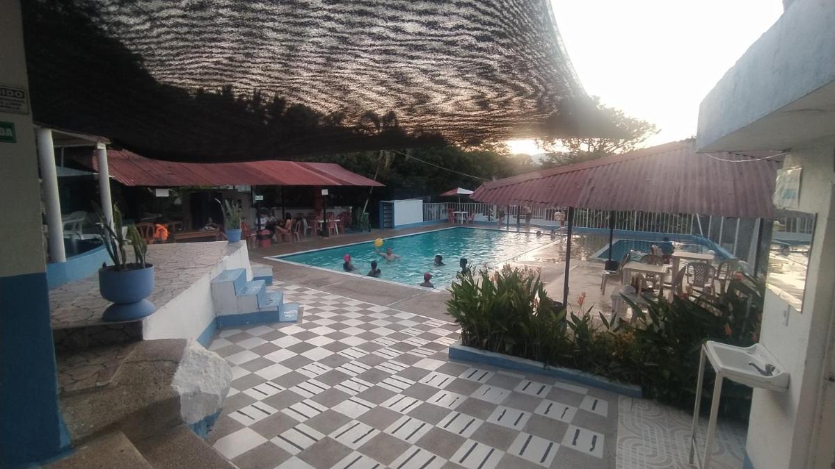 El Rancho Alegre - Housity