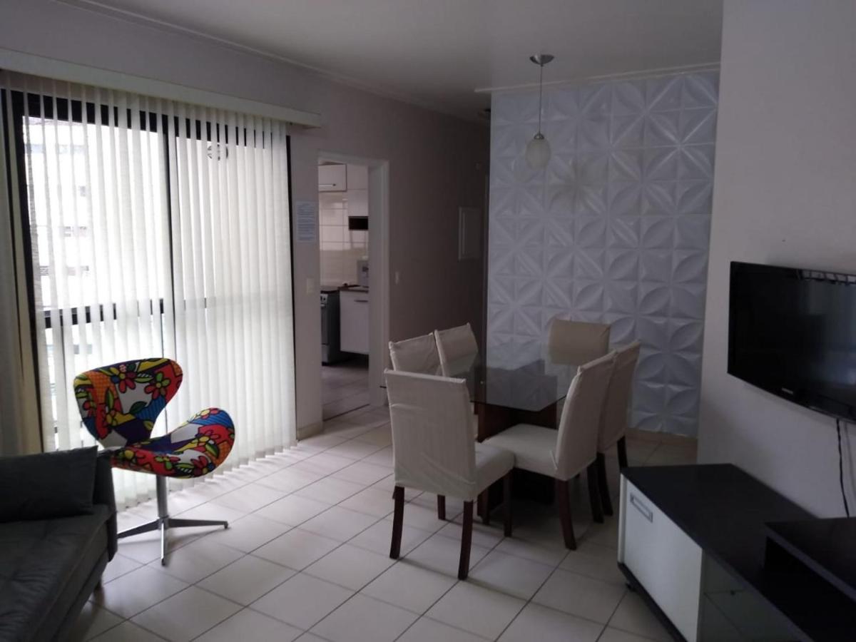 Apartamento em Pitangueiras - 100 metros da praia - Housity