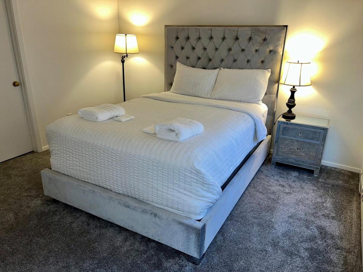 A Delightful Townhouse In Stone Mountain - Housity