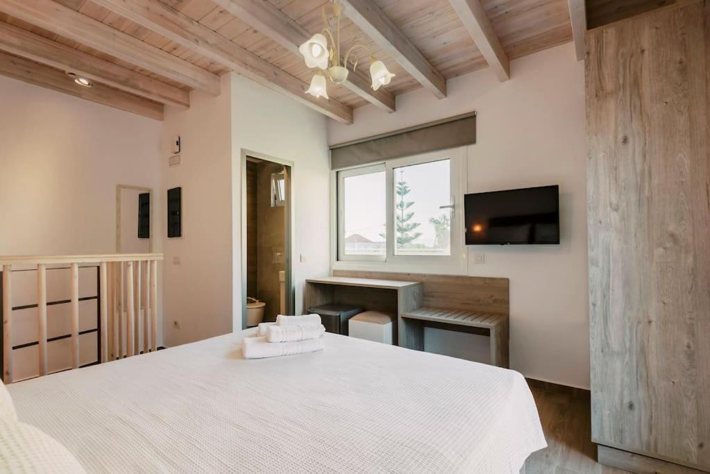 Myrovolos luxury Angie's house - Housity