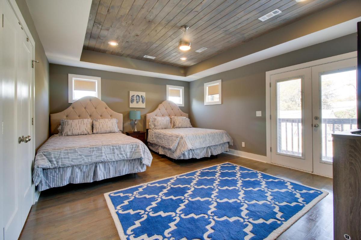 Huge Private House- No Shared Walls Private Backyard - Housity