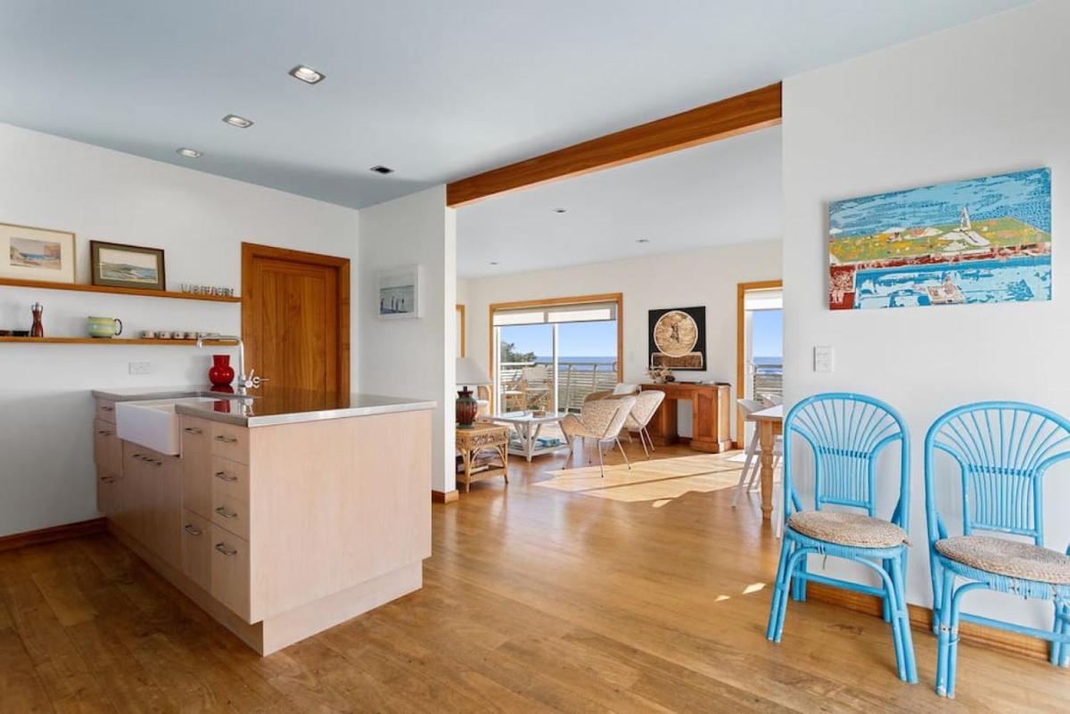 The Sandcastle, Waiotahe Beach - Housity