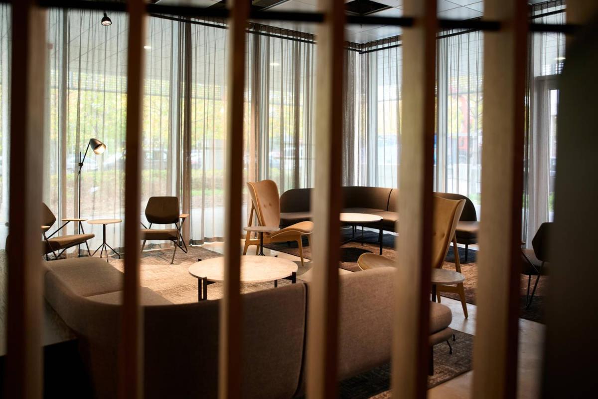 Zleep Madrid Airport - Housity