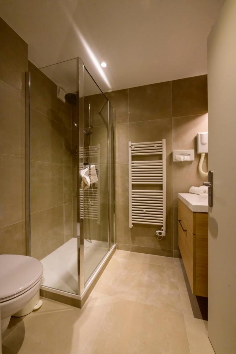 Hôtel Aster Restaurant Aux Arcades - Housity