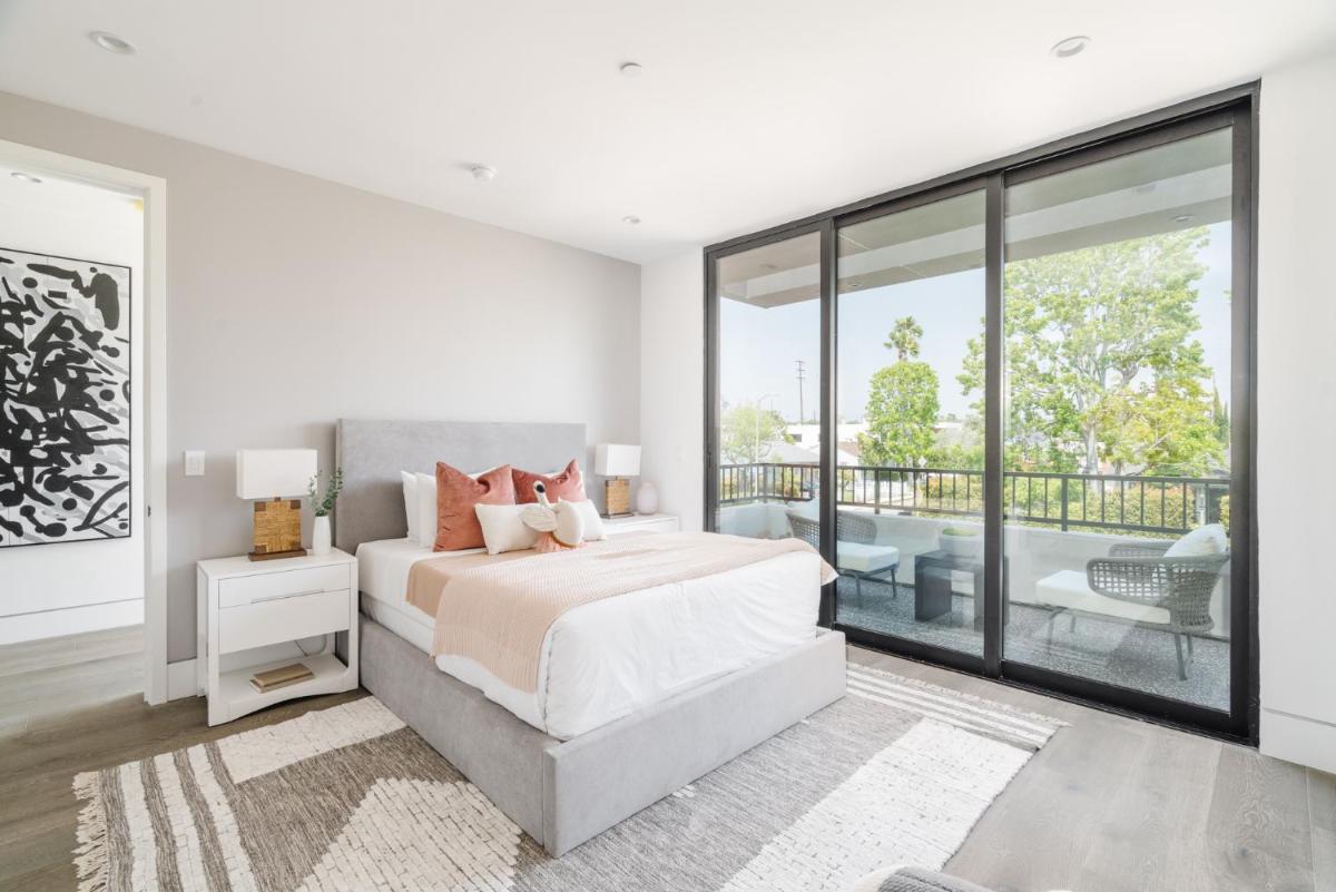 Suitetrails - Venice Modern Mansion with Pool Spa & Rooftop Deck