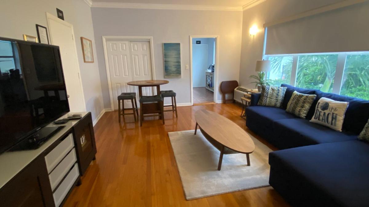 Hollywood Beach and Boardwalk - Housity