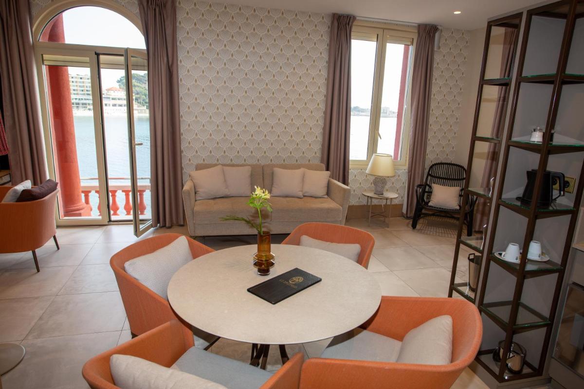 Coin salon dans l'établissement Splendid Hôtel & Spa