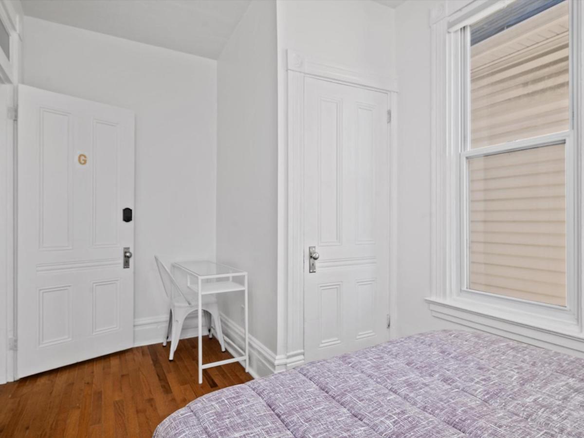 Bloomfield/Shadyside @G Cozy and Stylish Private Bedroom with Shared Bathroom - Housity