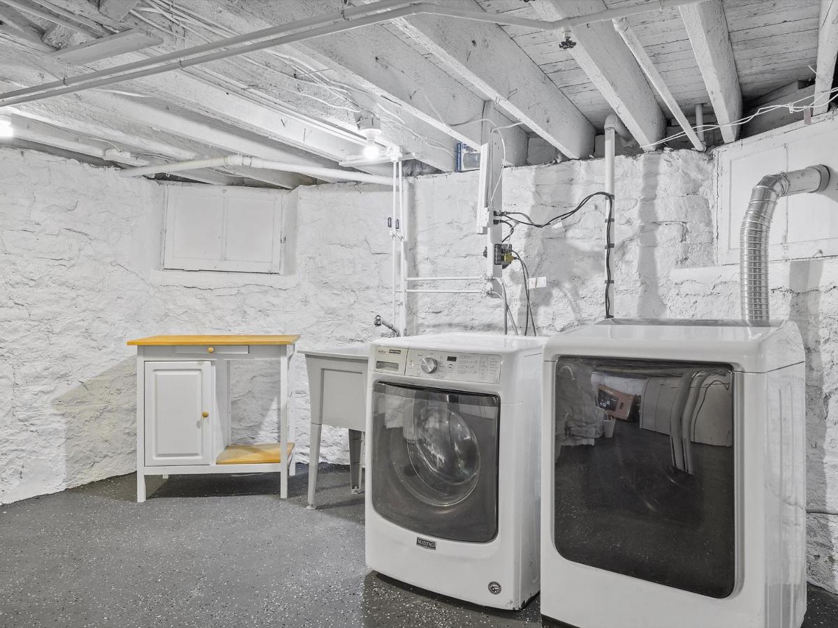 Suitetrails - Bloomfield/Shadyside @G Cozy and Stylish Private Bedroom with Shared Bathroom