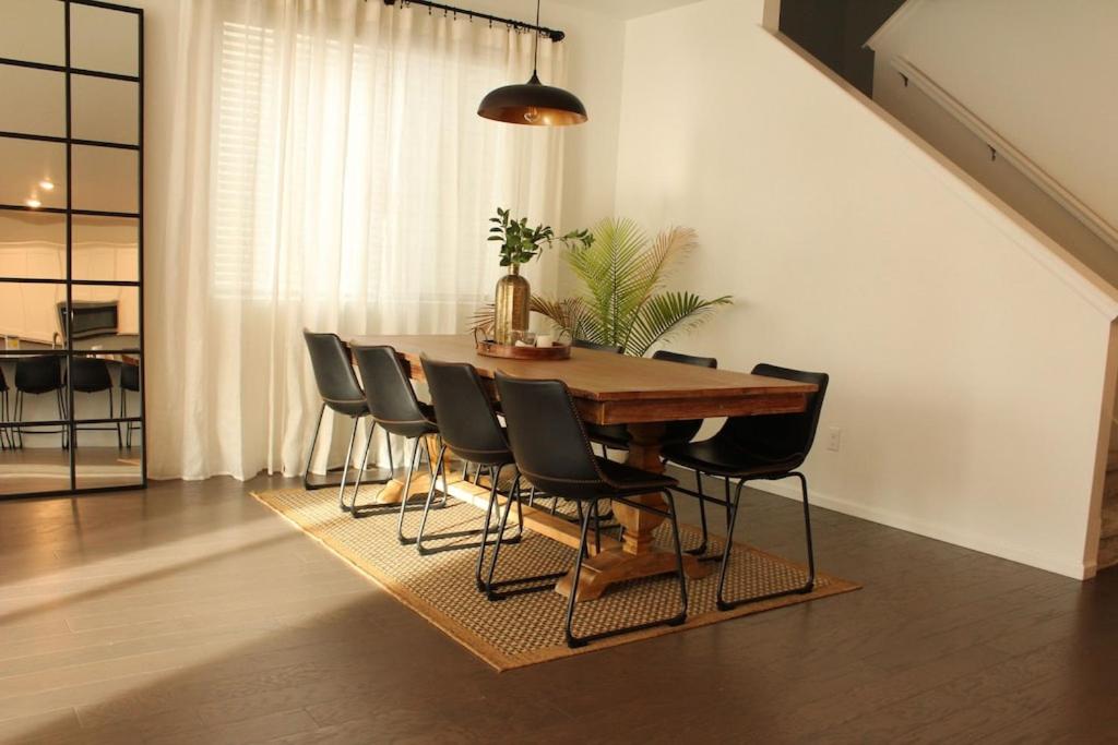 Newly Built: Modern: Luxurious: Spacious Home - Housity