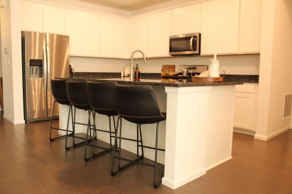 Newly Built: Modern: Luxurious: Spacious Home - Housity