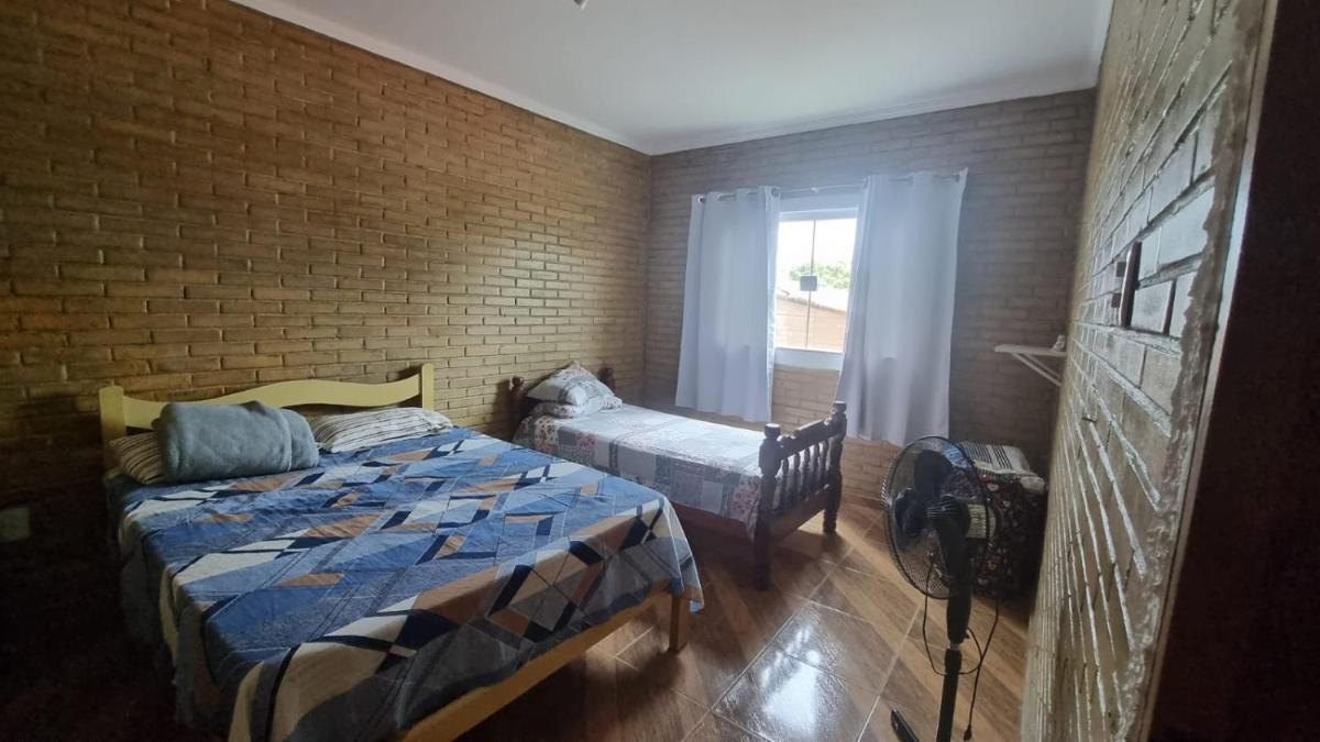 Casa Em Condomínio Para Acampamento Ao Lado Da Canção Nova 8 Pessoas - Housity