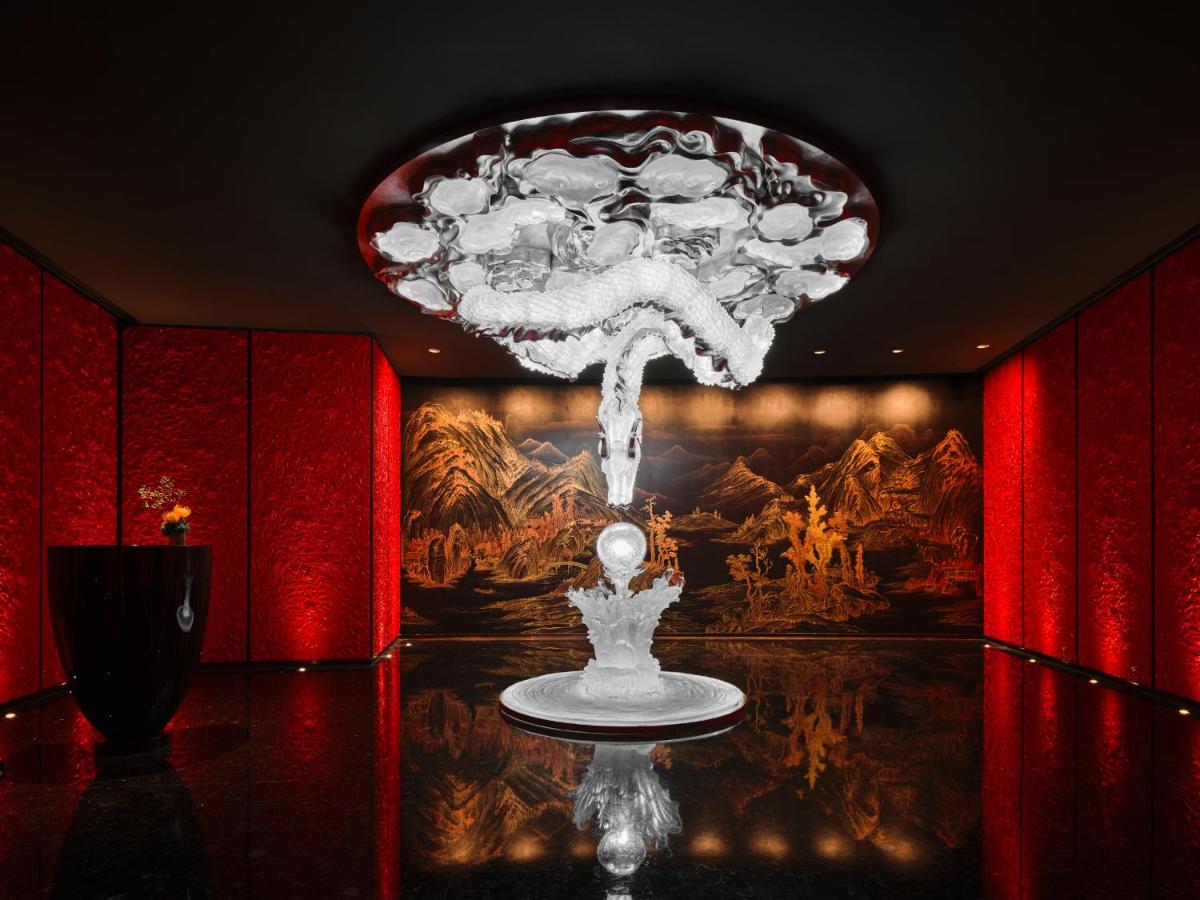 J Hotel, Shanghai Tower - Above All Else, Overlooking the Bund - Hizvo