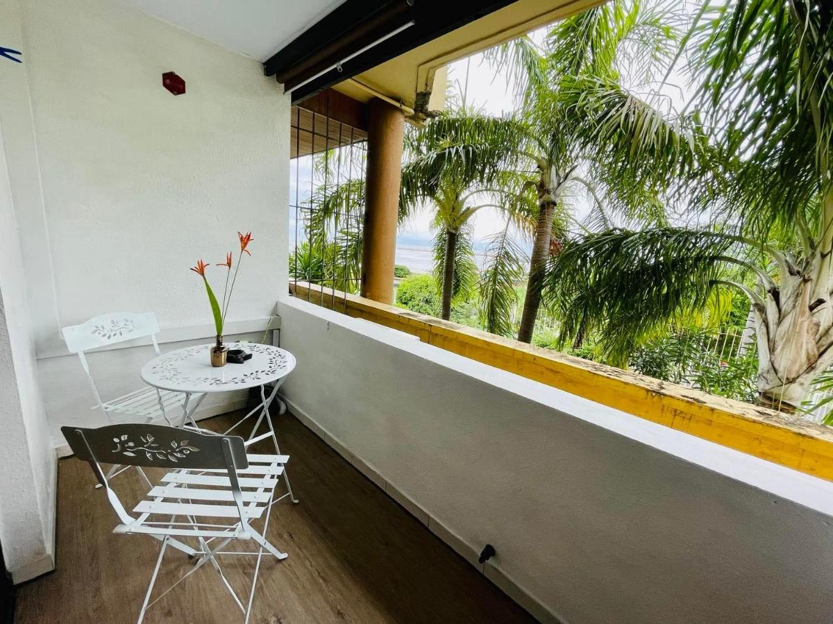 Tunui City Apartment - Quiet & Pool - Housity