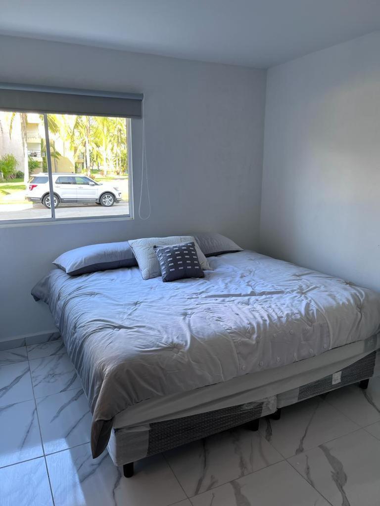 Hermoso Departamento Entero Planta Baja - Hizvo