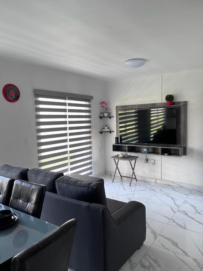 Hermoso Departamento Entero Planta Baja - Hizvo