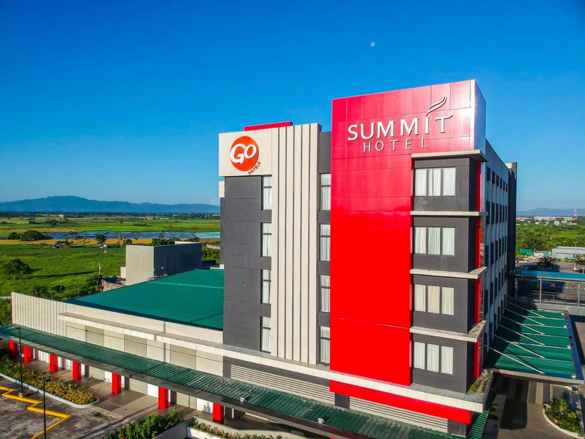 Go Hotels Plus Naga - Housity