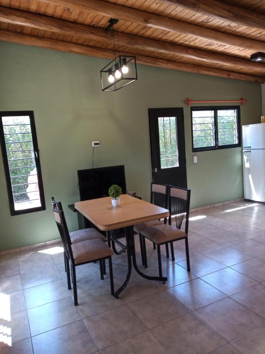 Suitetrails - Casa en Villa 25 de Mayo para 4 personas en zona de tranquilidad ,rodeada de naturaleza cerca de dique Los Reyunos