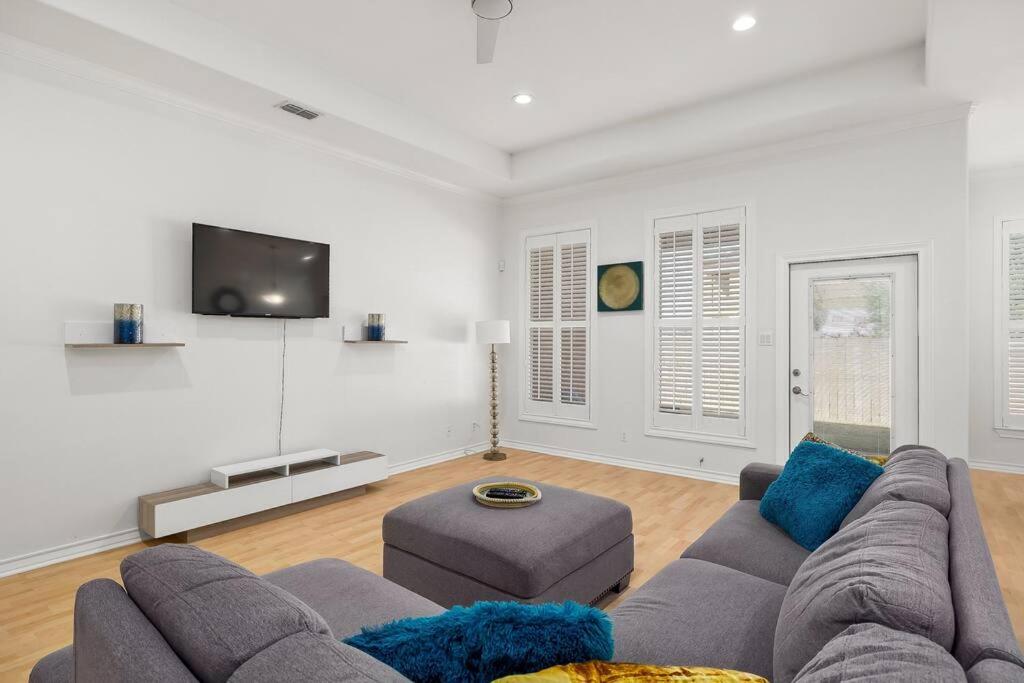 Quiet Valley Home - Housity